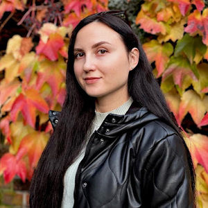 Meet your Posher, Yana